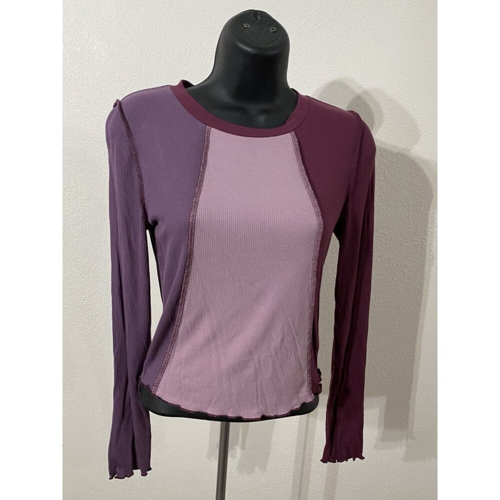 Wild Fable  Jr/Womens Small(measured XS) Top  Long Sleeve Ribbed Ruffled Waist